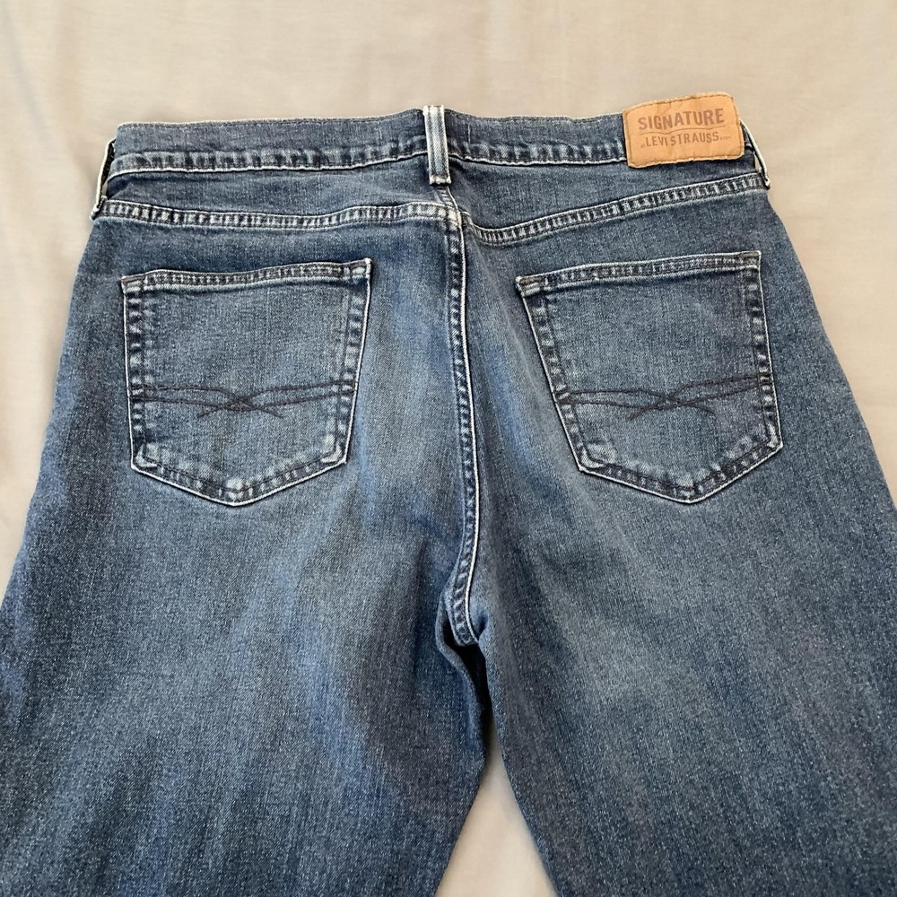 Signature Levi Strauss Athletic Jeans Mens 35x34 Blue Medium Wash Straight Denim - Picture 10 of 11